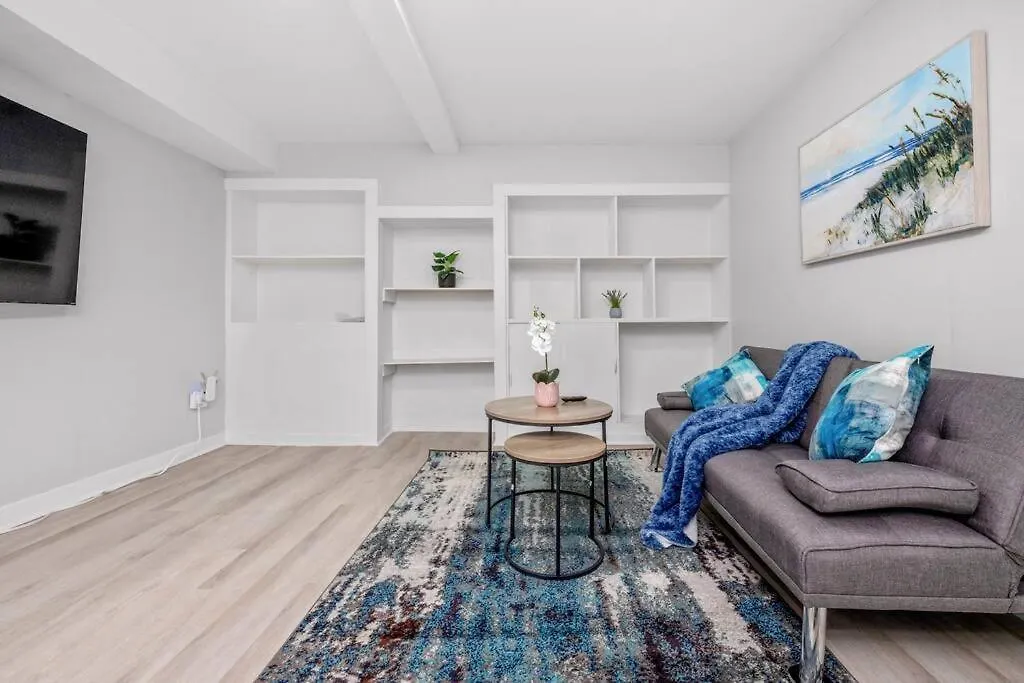 Centerstreet-Cozy 2Bedroomsuite Calgary